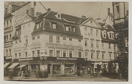 Abbildung 1: Hermann Buhrig‘s Museum der Völkerschlacht bei Leipzig. Bildpostkarte [UBL Sign.: Rep. VI. 16az³]. Aus Bestandsschutzgründen nicht ausgestellt.